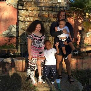 Meet your Posher, Deena